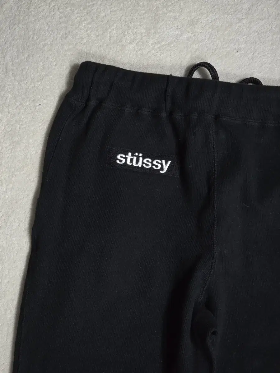 스투시 stussy 이탤릭 크롭 스웨트 팬츠